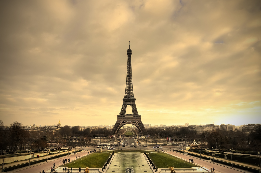Paris Travel Guide - Tour Eiffel