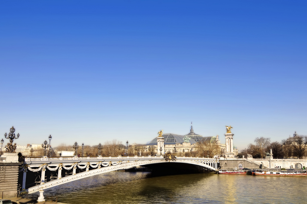 Paris Travel Guide - Pont Alexandre III
