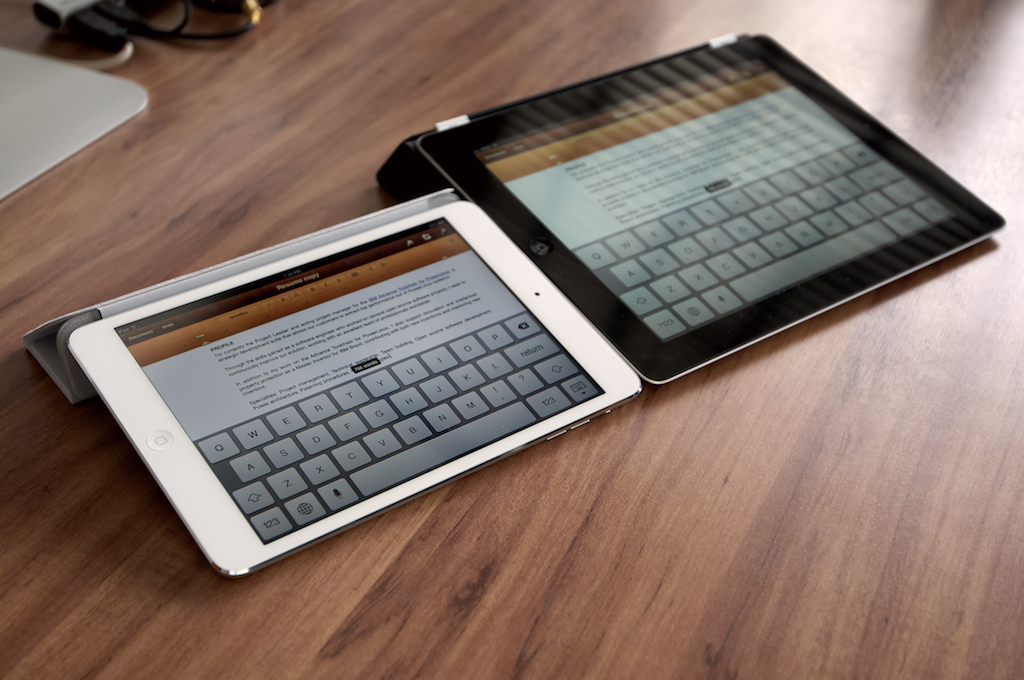 iPad Mini + Smart Cover - Typing