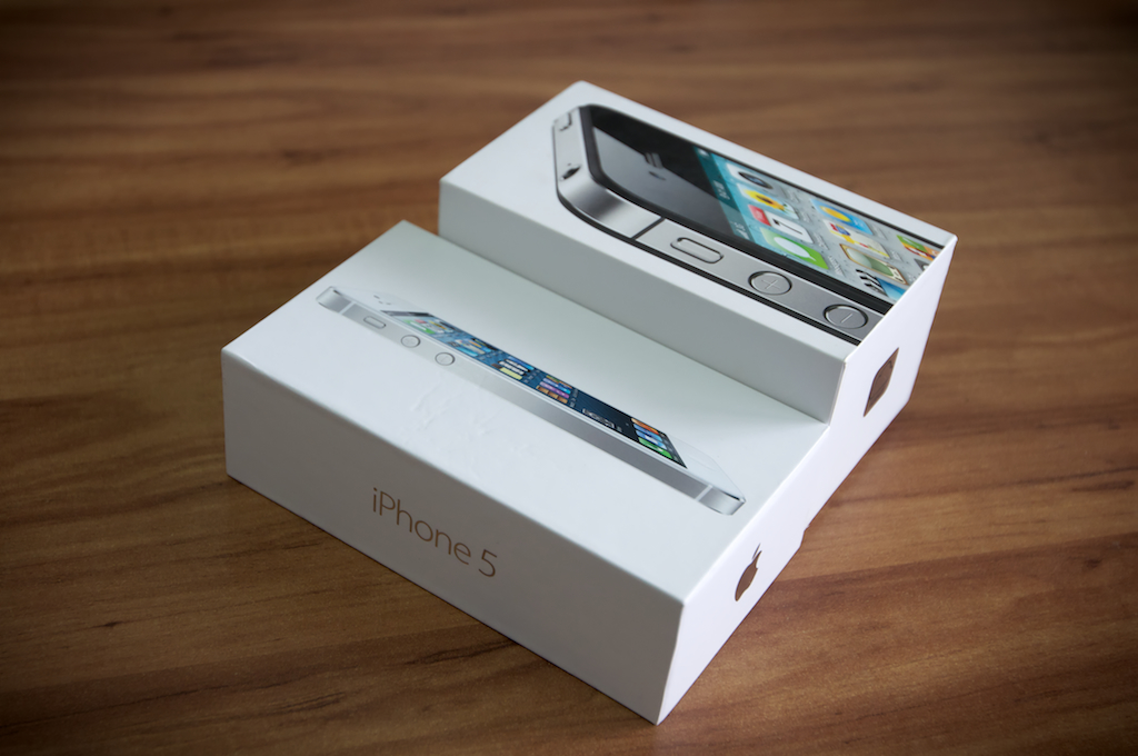 iPhone 5 vs. iPhone 4S: Box